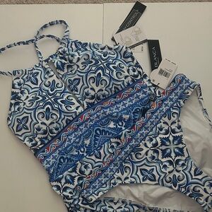 NEW La Blanca Blue, White and orange. 2 piece Swim suit with bikini bottom